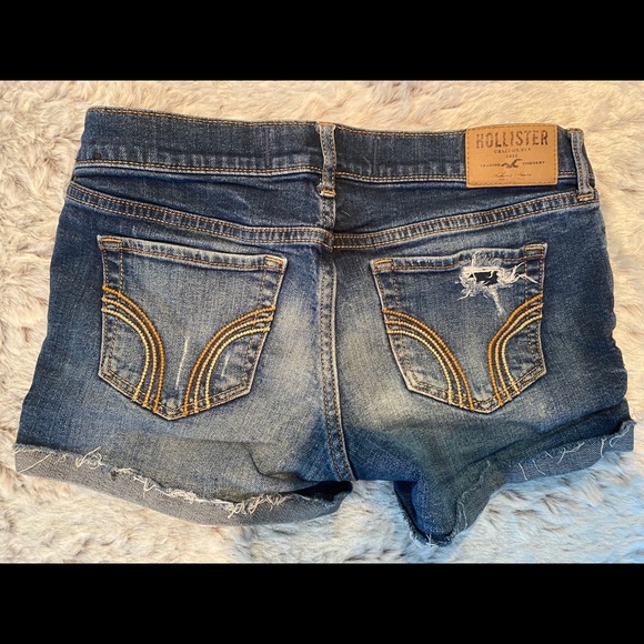 Hollister Women’s Shorts - Picture 2 of 2